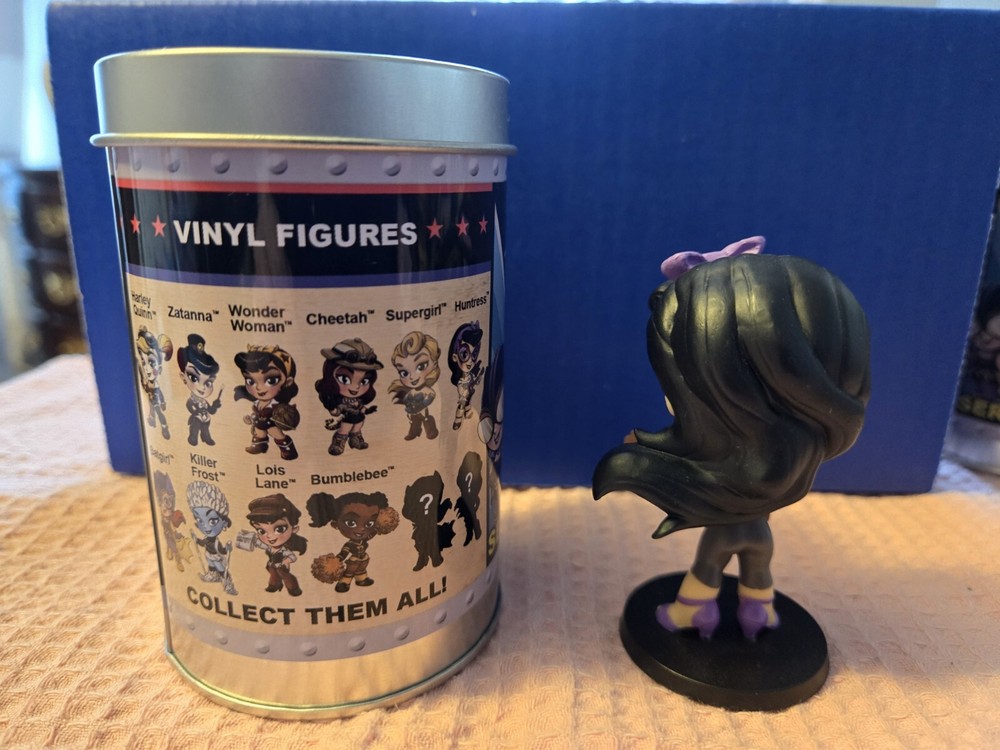 Cryptozoic Series 2 Lil Dc Bombshells Huntress