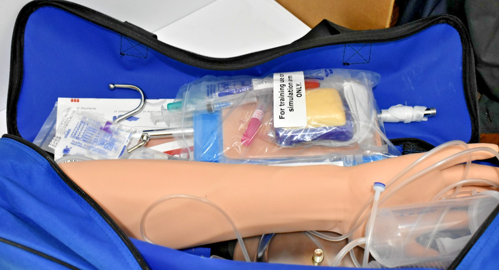 Practice Kit For Phlebotomy Venipuncture Practice Arm for Students Nurses Unused