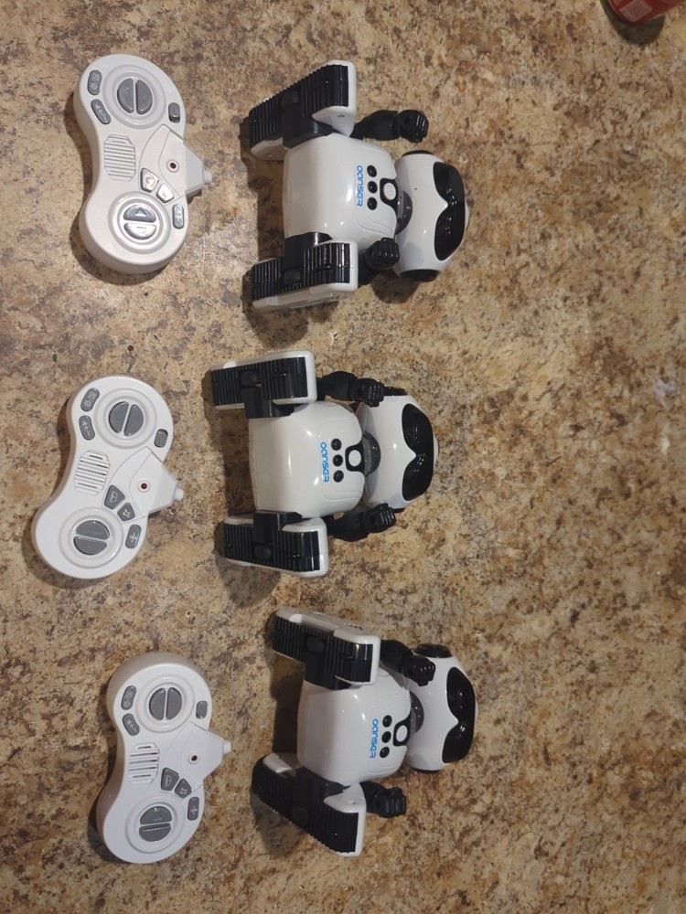Candy Wish 2.4g Intelligent Interactive Robot.  Works Tested