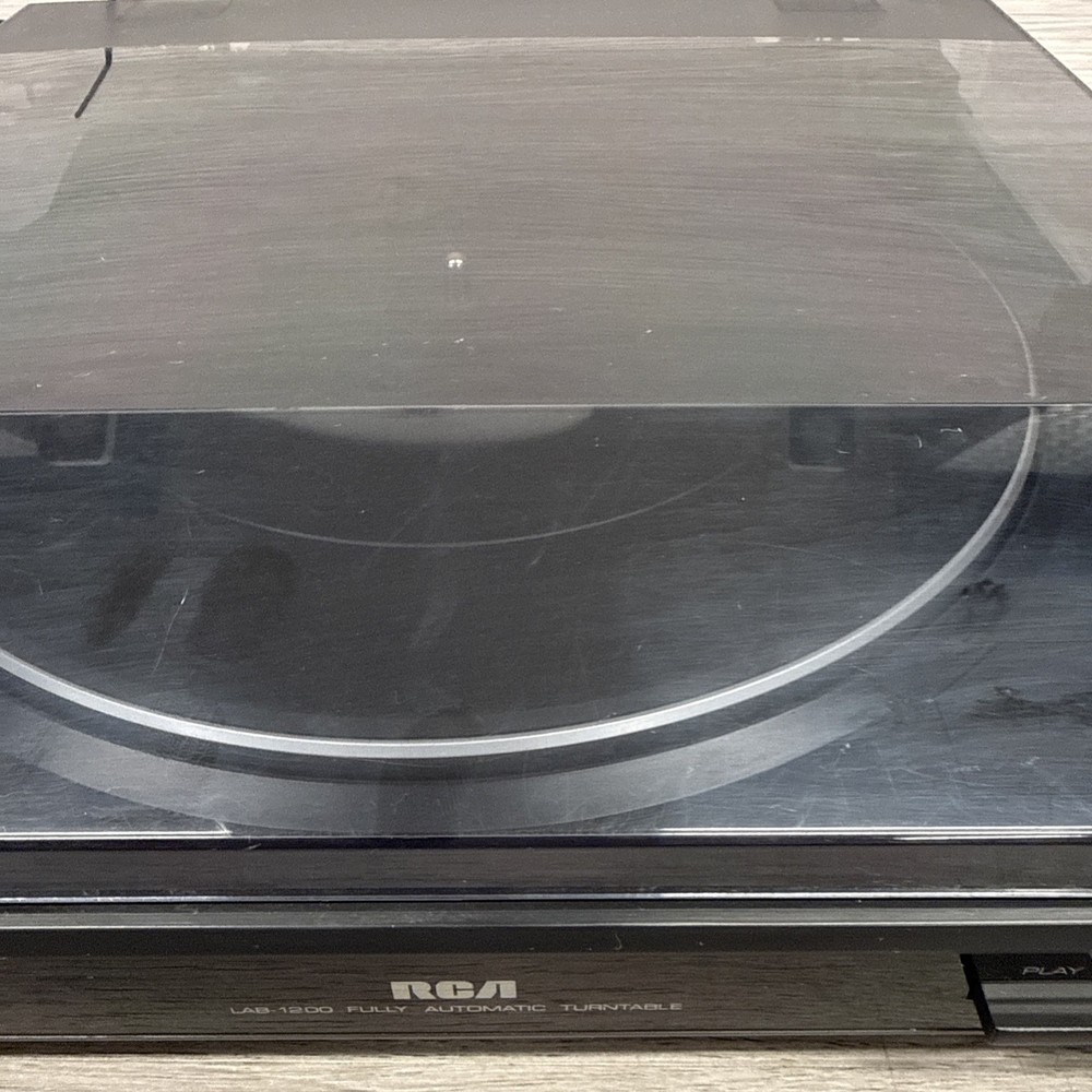 RCA LAB-1200 Fully Automatic Belt-Drive Turntable Record Player With Stylus-WORK