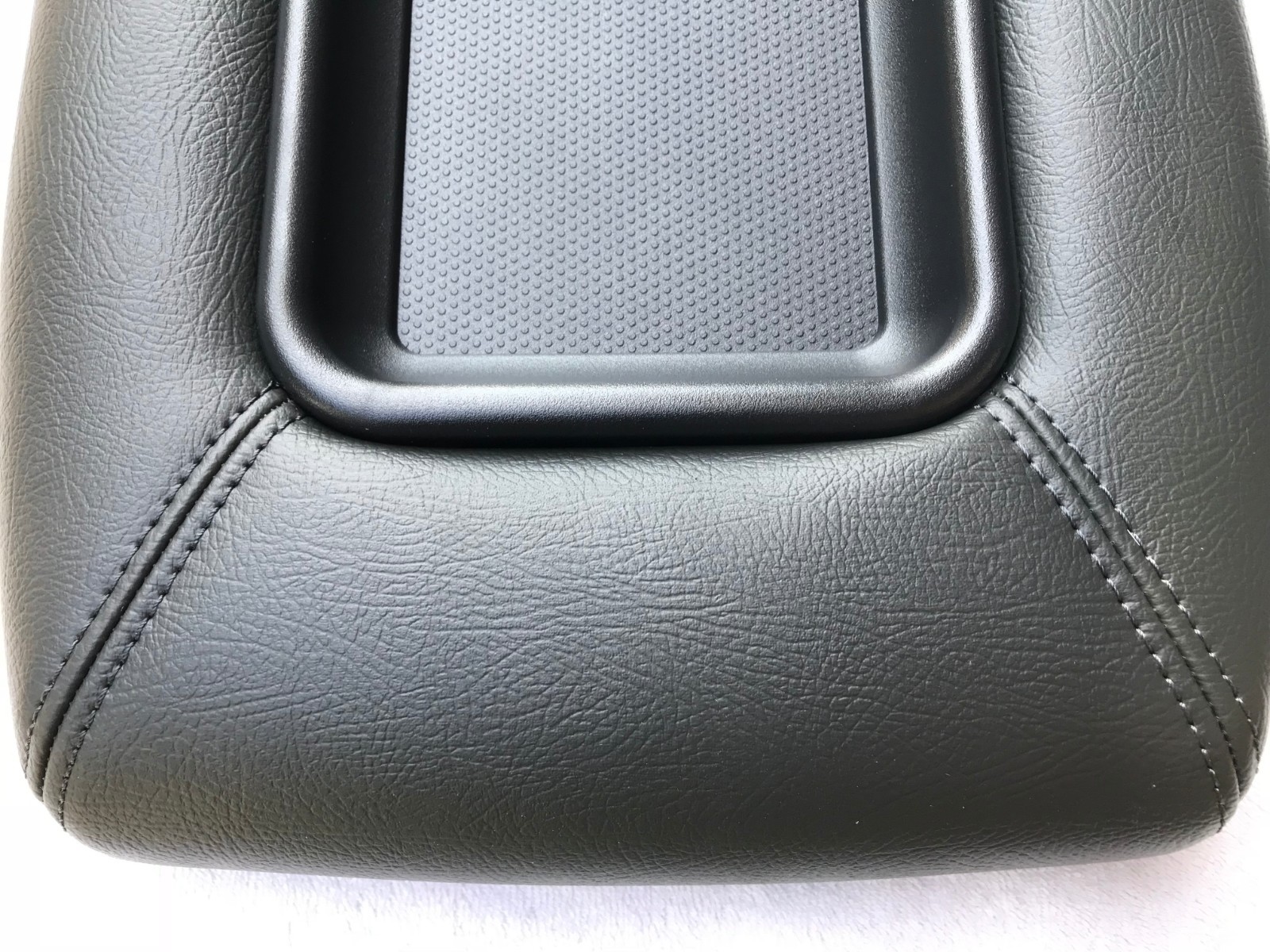 SIERRA CENTER CONSOLE LID ARMREST STORAGE FOLD DOWN JUMP SEAT 99-02 SILVERADO