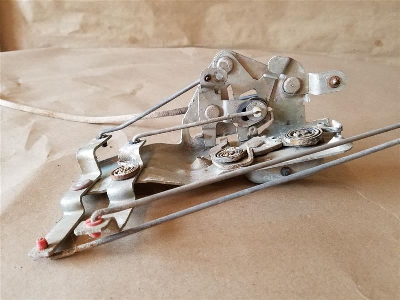 1964 MERCURY DRIVERS DOOR LATCH