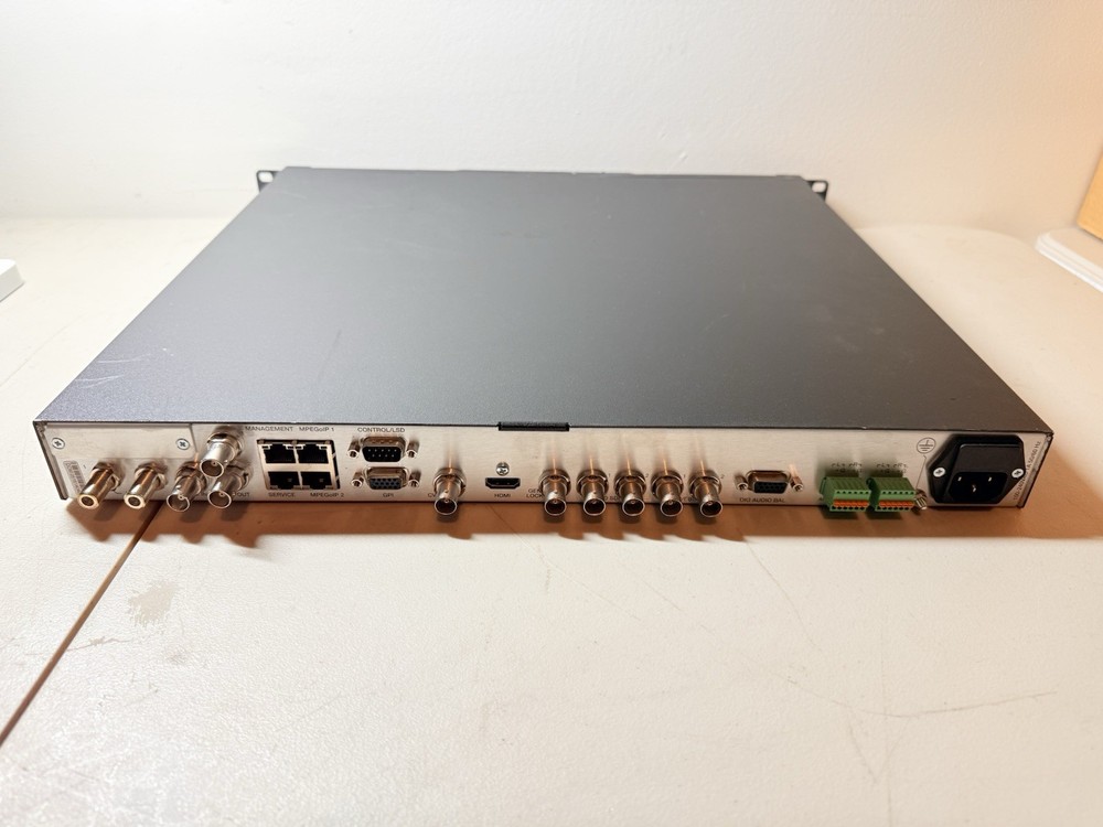 Harmonic ProView 8100 Series Model 8130 Integrated Receiver/ Decoder