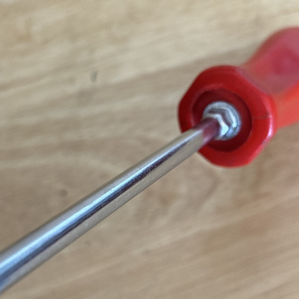Snap On Tools No. 2 Phillips Head Screwdriver Red Hard Handle SDDP162
