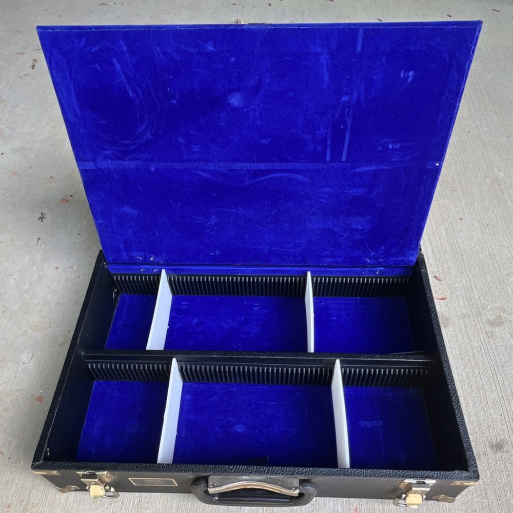 Hard case for guitar gear