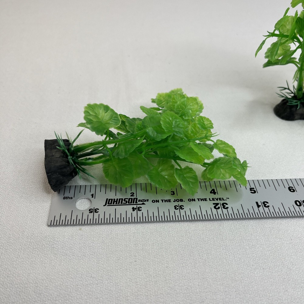 2 PC Xunyee Plastic Aquarium Plants