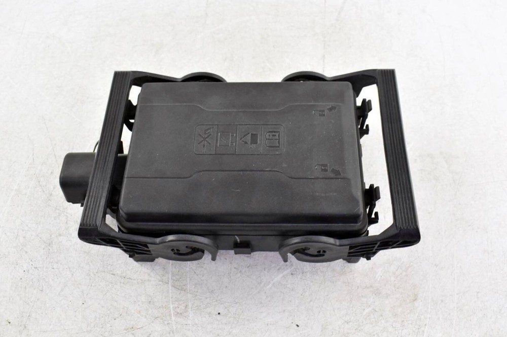 2014-2017 Chevy Silverado 1500 Pickup Engine Fuse Box