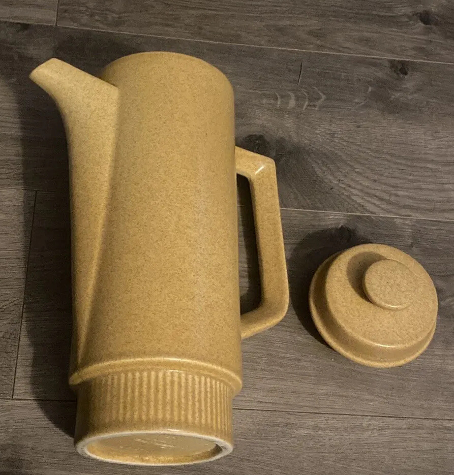 Jug Refrigerator Ceramic Pitcher w Lid Yellow EUC W No Issues