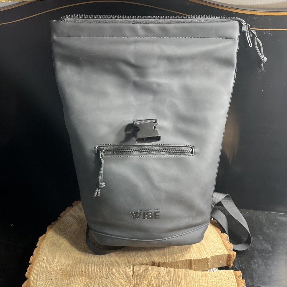WISE Waterproof Women's Zippered Backpack