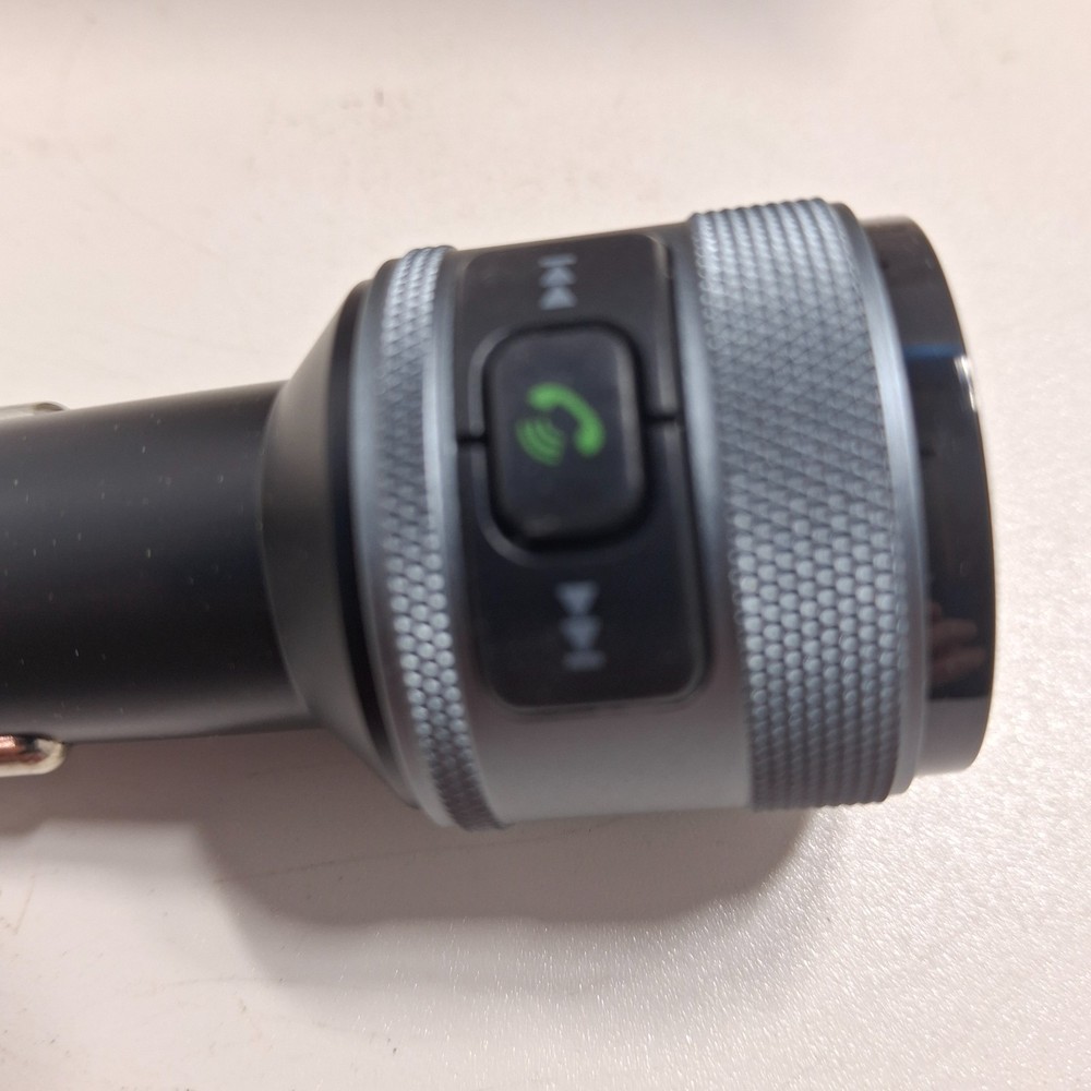 C57 Bluetooth Car Kit Wireless Hands Free FM Transmitter QC3.0 Charger New OB