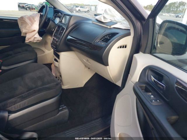 CARAVAN 2017 Glove Box 4640747