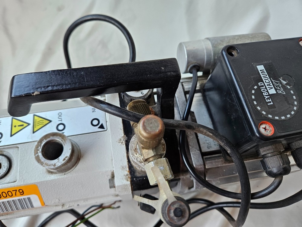 Leybold TRIVAC D2, 5E Vacuum Pump