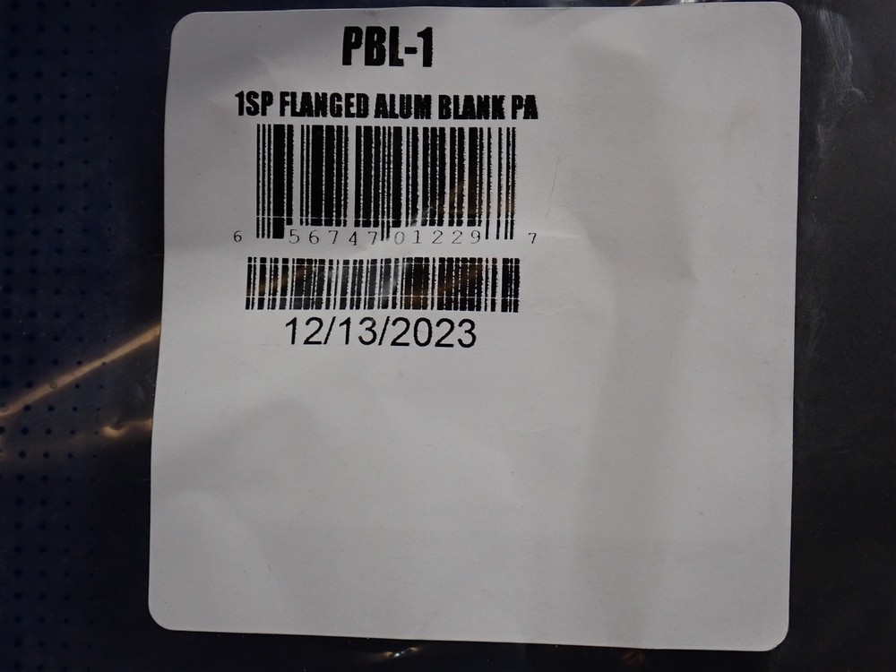 NEW Middle Atlantic PBL-1 1U Flanged Blank Panel Rack Panel (EC4)