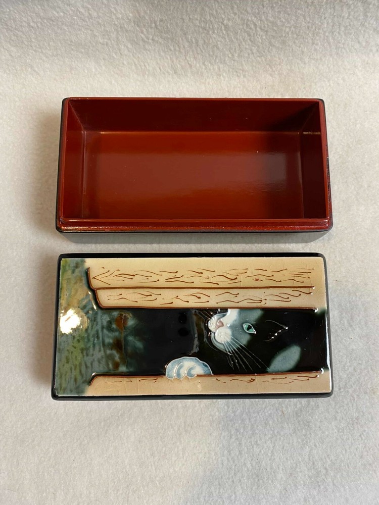 Black Lacquer Cat Rectangle Shaped Trinket Box