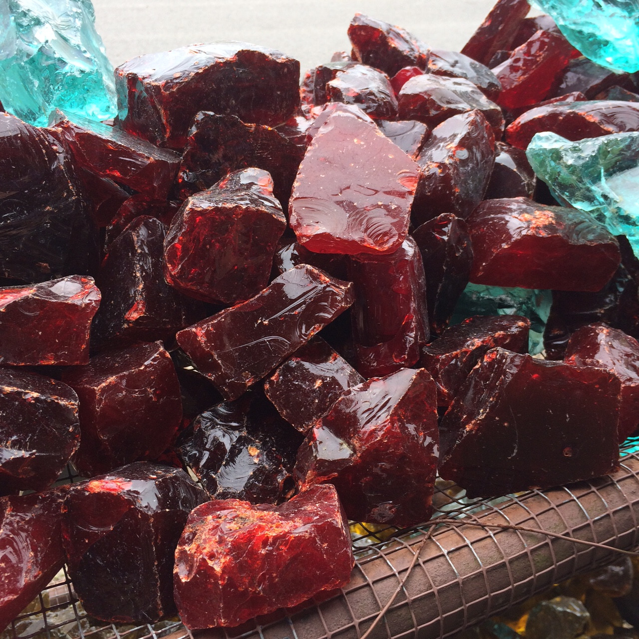 Blood Red Bulk 5 lb Slag Glass Cullet Sorcerer Stone Landscaping Aquarium Rock