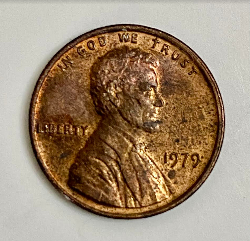 ONE CENT LINCOLN PENNY 1979 RARE ,NO MINT MARK ERROR.