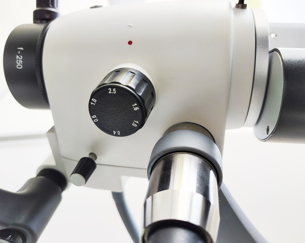 Ecleris Microstar Microscope U10M100F with Ecleris Everlux Light Source