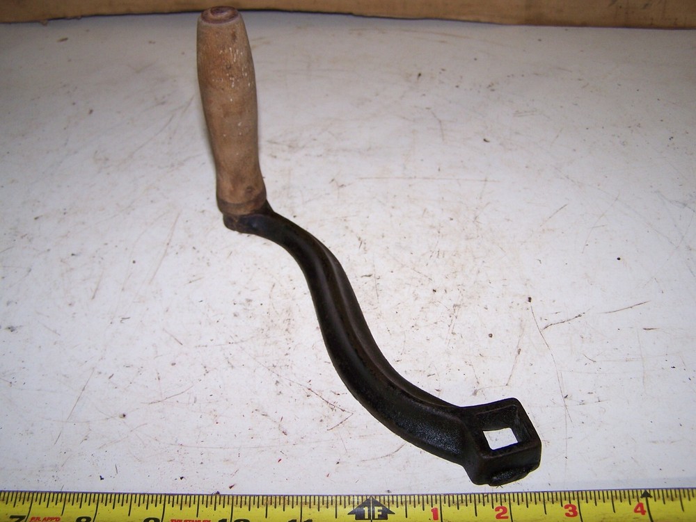 NOS Cast Iron Crank Handle Corn Sheller Pump Grinder Roller 5/8" SQUARE Shaft
