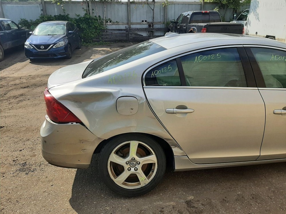 S60 2012 High Mounted Stop Light 1055605