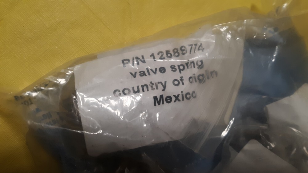 OEM GM MULTI USE ENGINE VALVE SPRING GM # 12589774