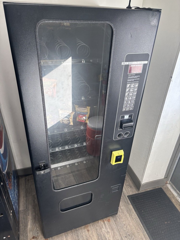 Snack And Beverage Vending Machine