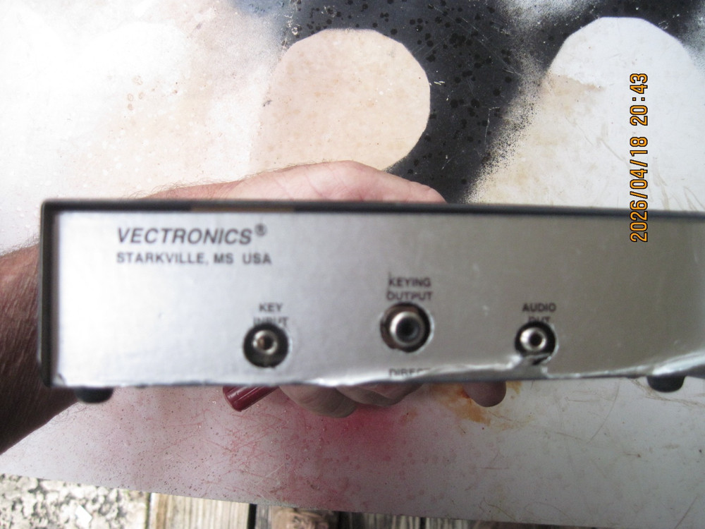 VECTRONICS VEC-221 CW MEMORY KEYER WITH FACTORY CABINET