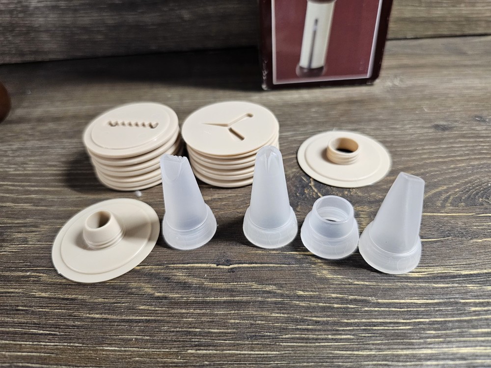 Hershey Cookie Press 21 Discs & 4 Tips Candy Cake Decorating Kitchen Baking