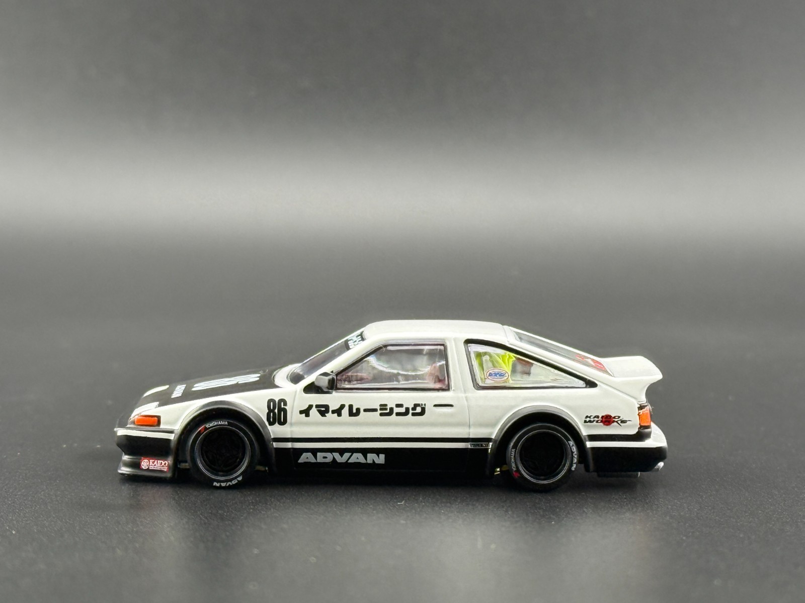 Kaido House x Mini GT Toyota AE86 Sprinter Trueno Kaido Street V1 #180 1/64