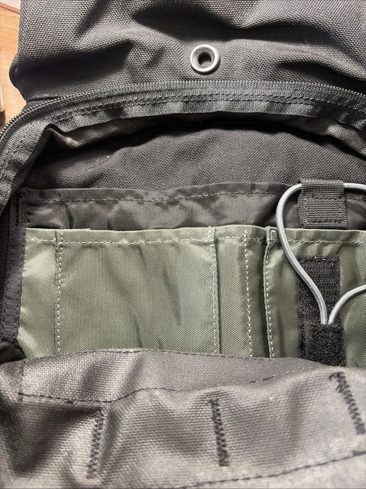 Camelbak M.U.L.E. Maximum Gear Tactical Hydration Backpack Black. Cordura