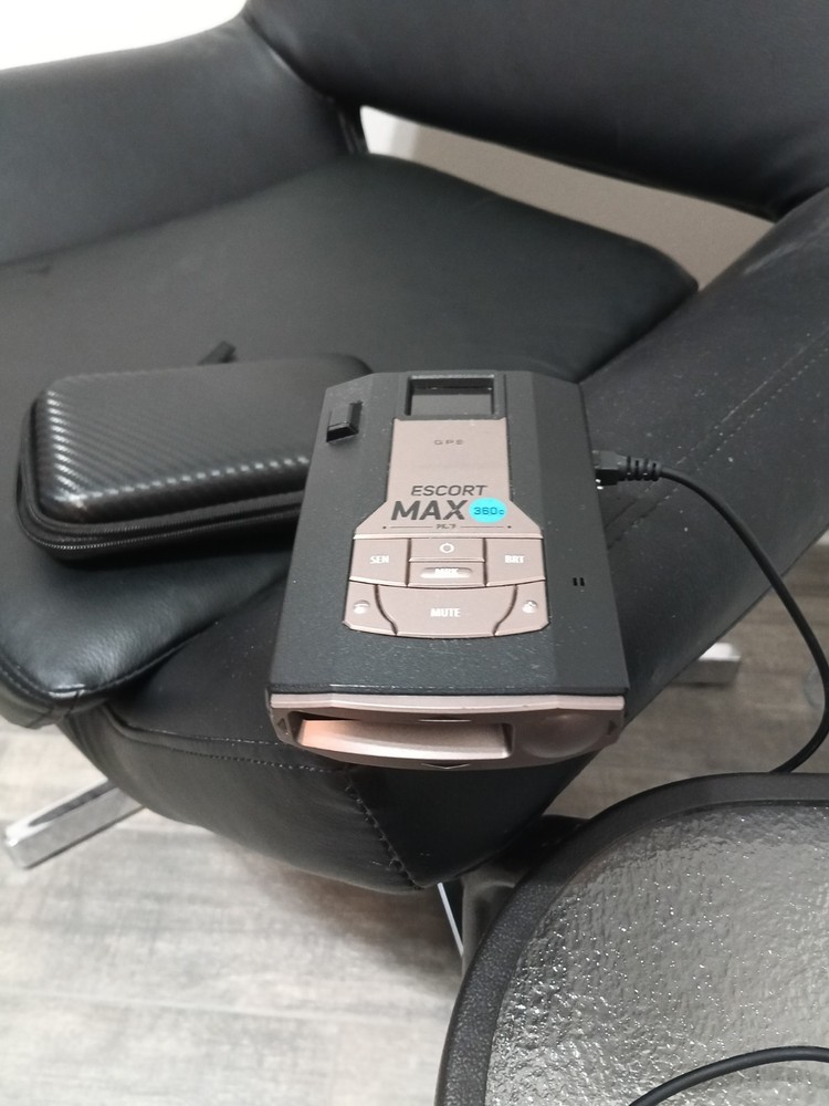 Escort Max 360c Radar Detector Audio/Visual Alerts Mute Mode