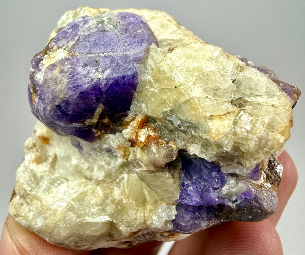 99 Gr. Fluorescent Sharp Tenebrescent Hackmanite Crystal with Winchite On Matrix