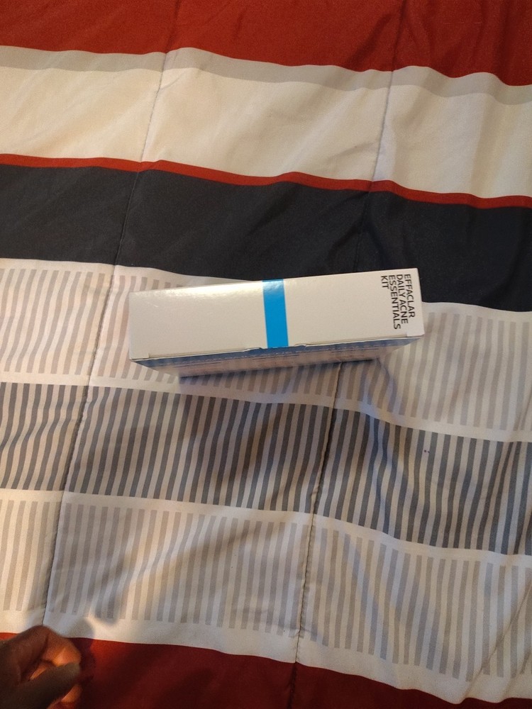 Effaclar Daily Acne Essentials Kit