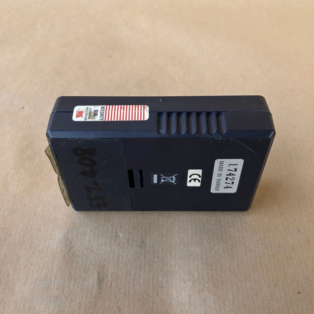 RS 180-7082 CALIBRATION CHECKER AND CURRENT LOOP SIMULATOR