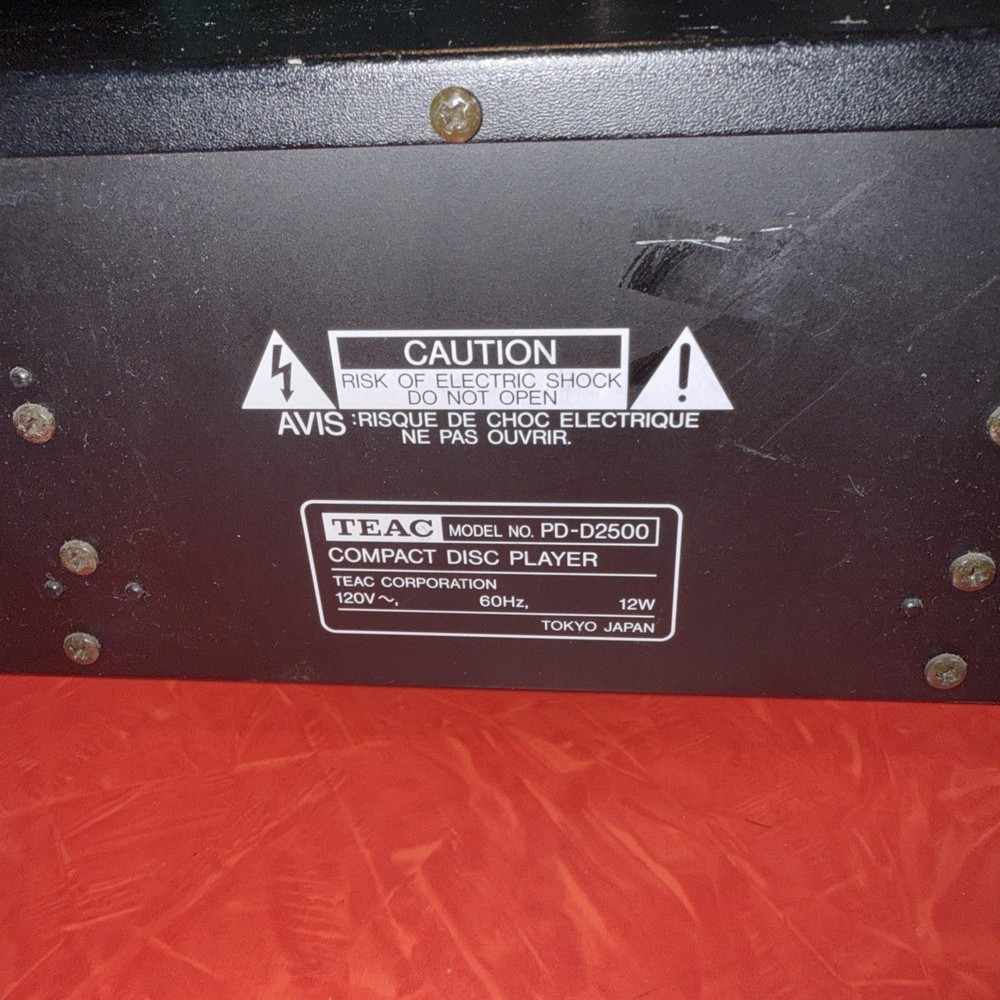 Teac Compact Disc Multi Player 5 Discs Model: PD-D2500 Tested Works Remote 1999