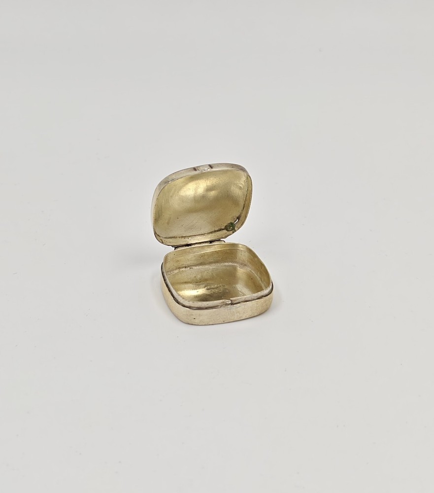Sterling silver pill box smooth solid silver 925 small box