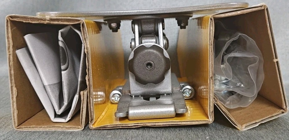Worldmount Series 3-in-1 Flat Panel Mount For 13"-24" Flat Panels