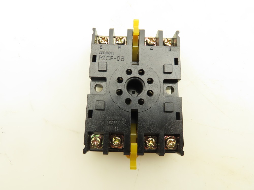 Omron H3CR-F8 Solid-State Timer Relay Socket 100-240V 0.5 Sec-30 Hours