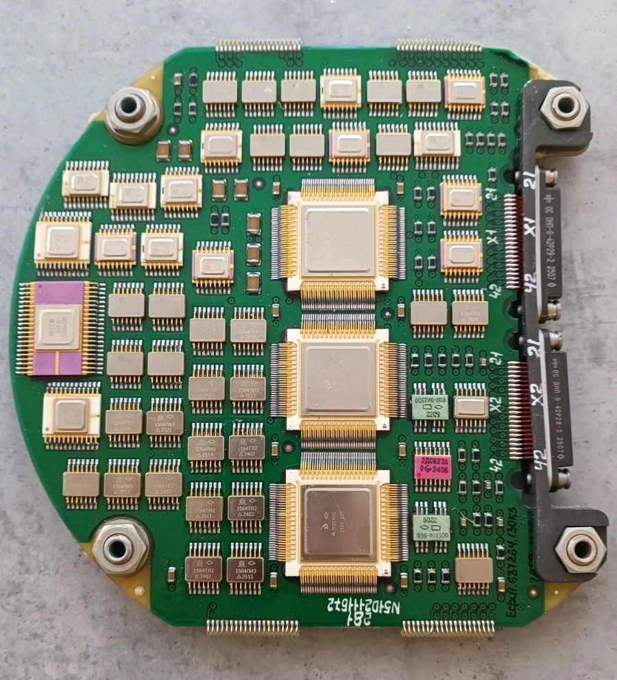 Hybrid electronic module functional computing and processing board.