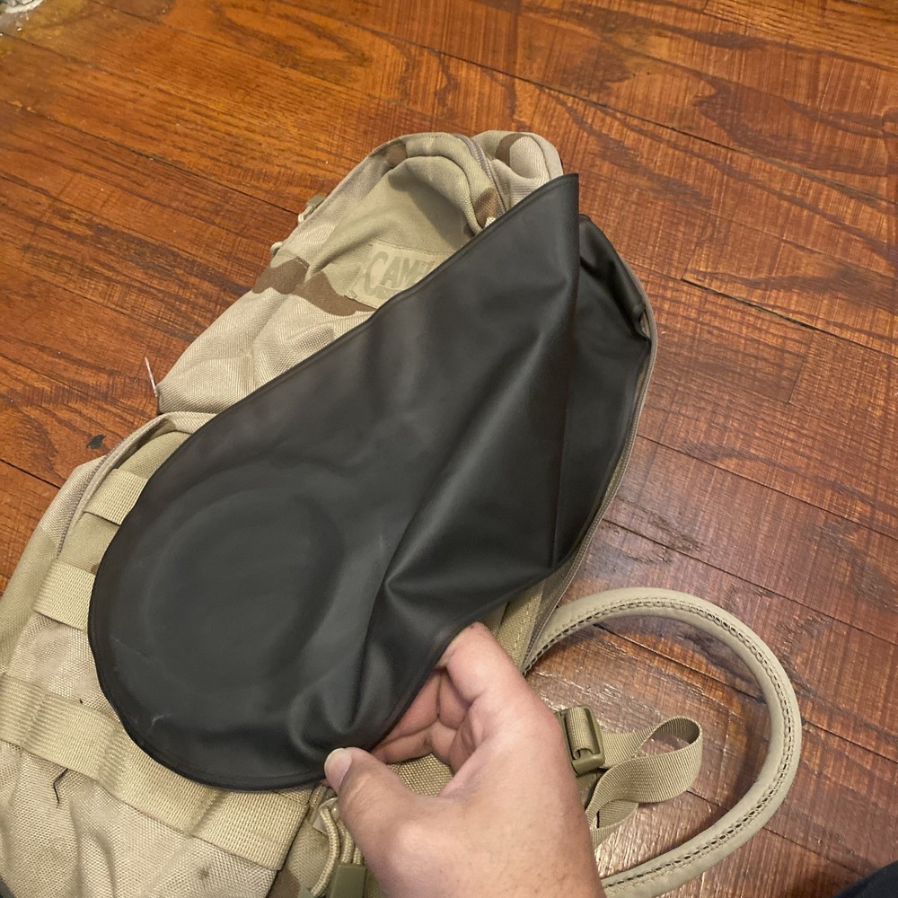 Camelbak M.U.L.E. Maximum Gear Desert Camo hydration pack W/ Bladder (READ)