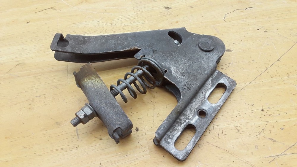 2010-2021 FREIGHTLINER SPRINTER 2500 BRAKE HANDLE LEVER BRACKET SUPPORT OEM