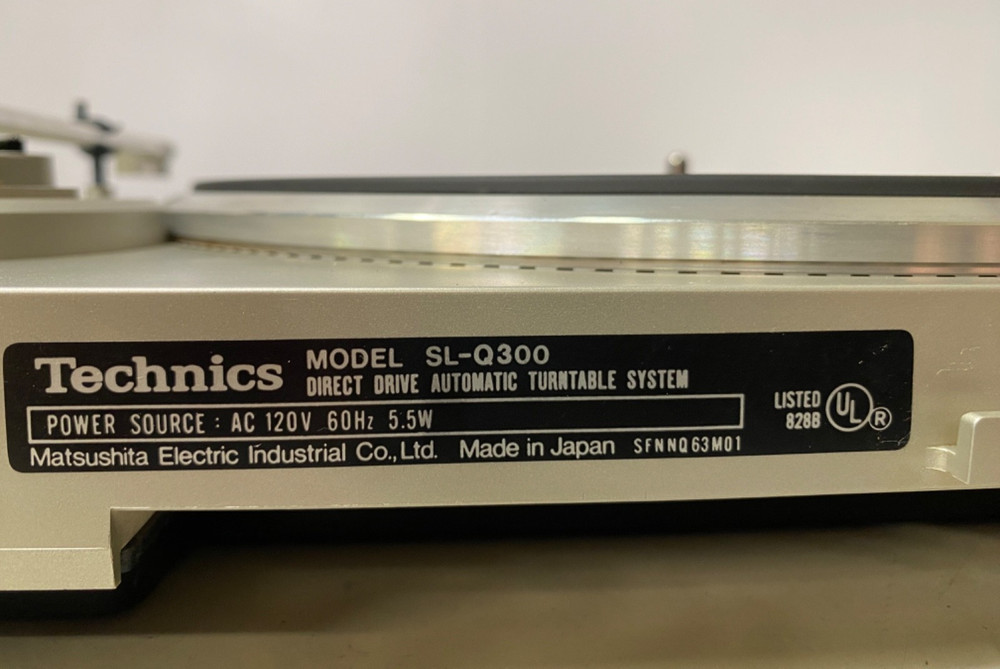 Technics SL-Q300 Quartz Direct Drive Automatic Turntable System *PARTIALLY WORKS