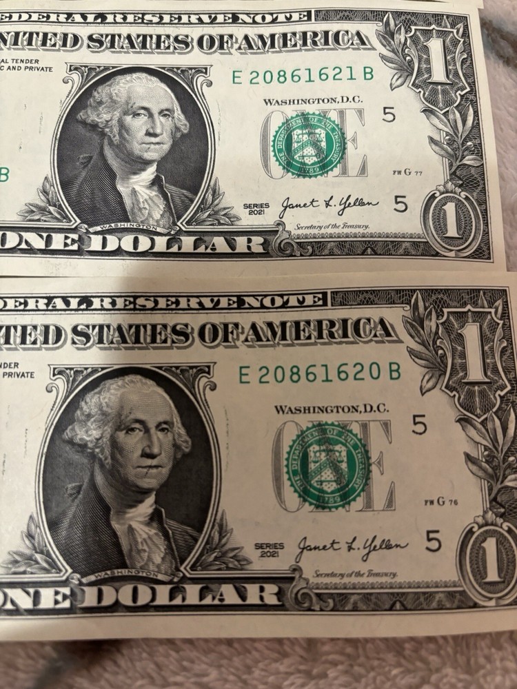 Consecutive 1 Dollar Bills