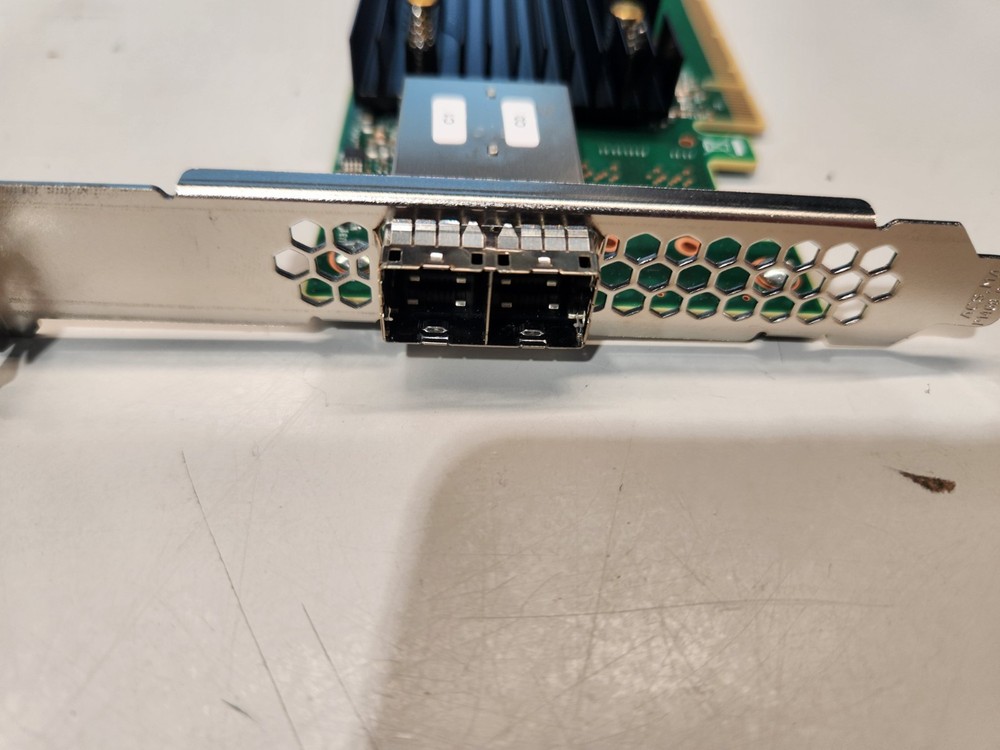Broadcom SAS 9400-8e 12Gb/s RAID Controller Host Bus Adapter