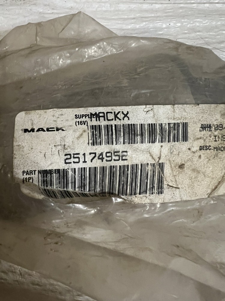 mack 25174952 Leaf Spring Insulator Bushing New