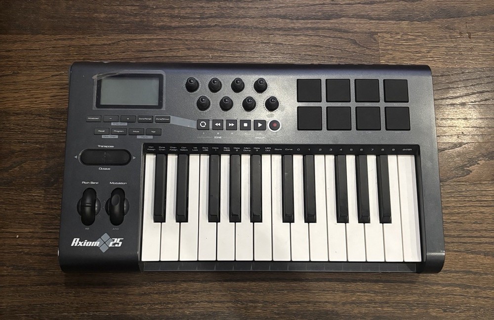 M-Audio Axiom 25 USB MIDI Controller – Compact