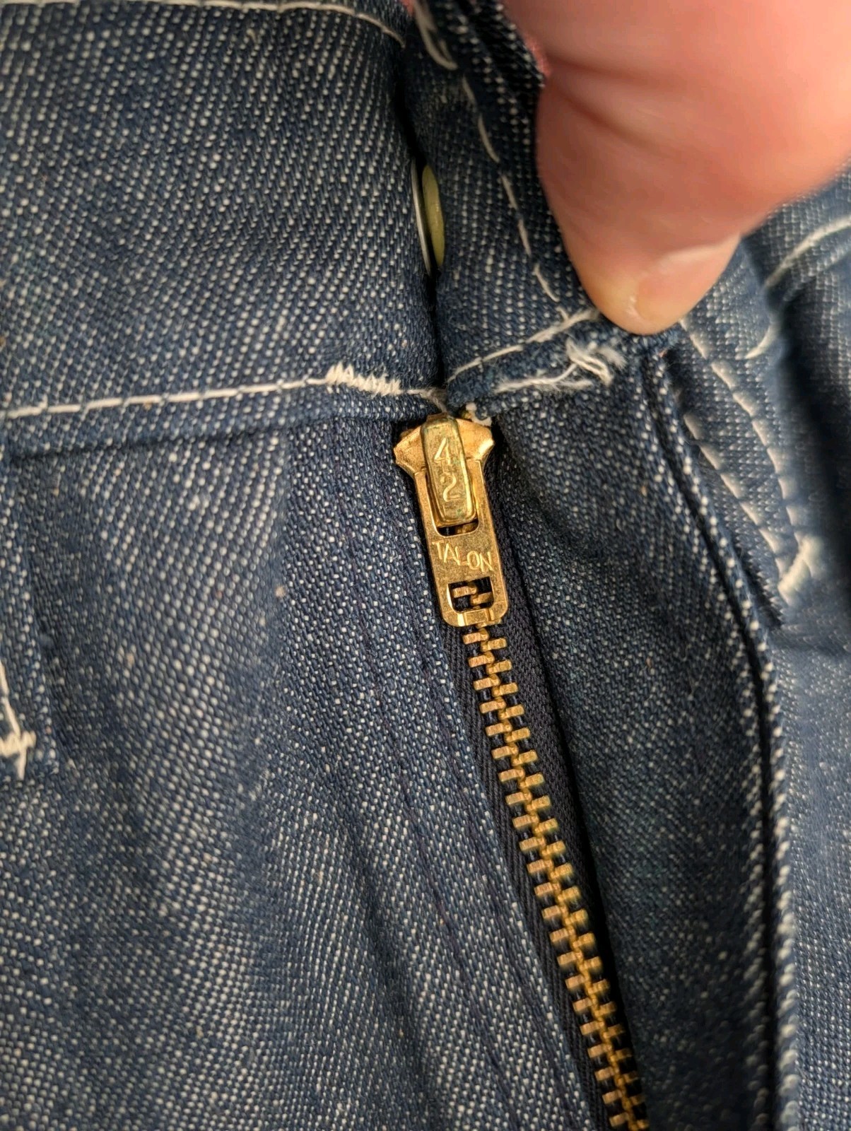 Vtg NOS Oshkosh B'Gosh Dungarees Denim Sanforized Jeans 27x33 NWT Union Made 70s