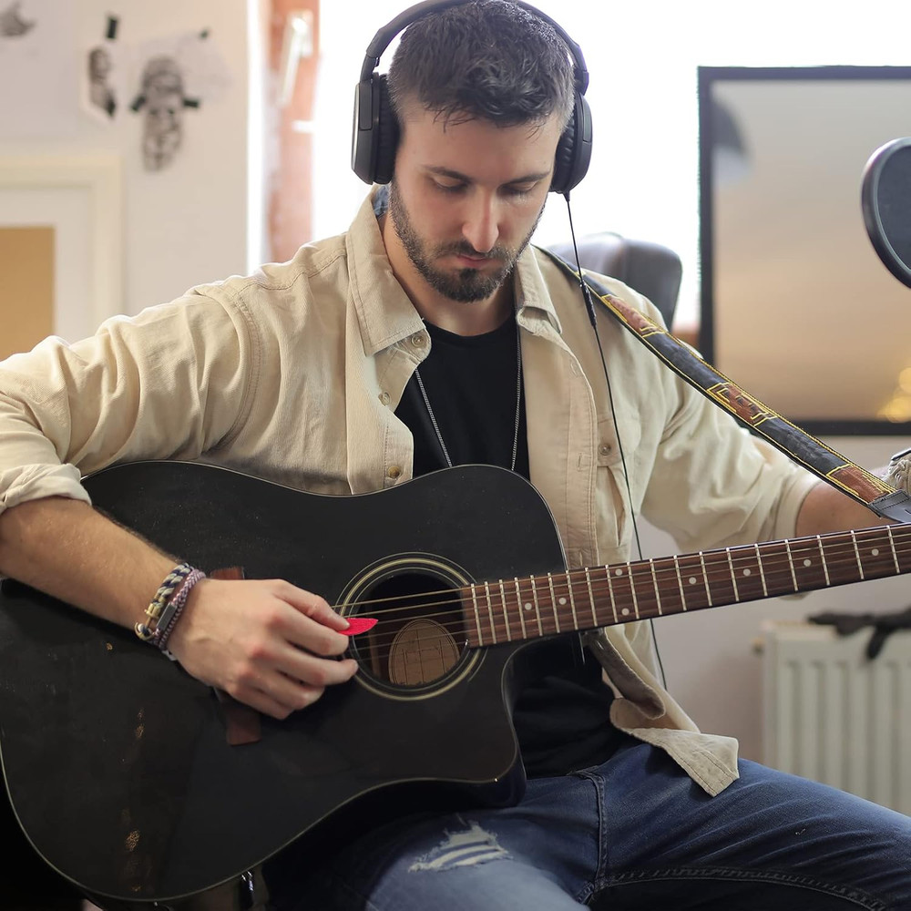 20-Piece Multicolored Heart-Shaped Felt Ukulele Picks with Holder - Easy Grip
