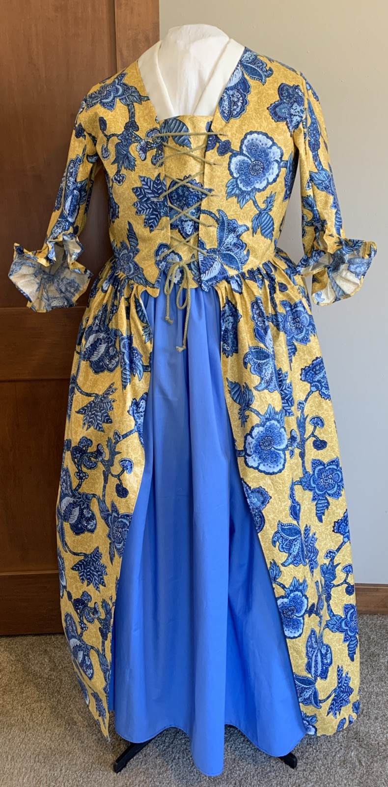 XL Outlander, Colonial/Rev War, Jacobean Botanical Cotton Overdress/Gown NWOT