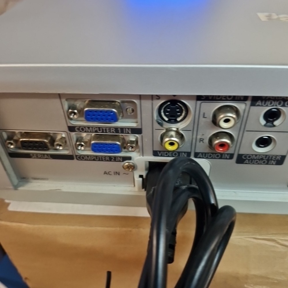 Panasonic LCD Projector panasonic pt-lb75v