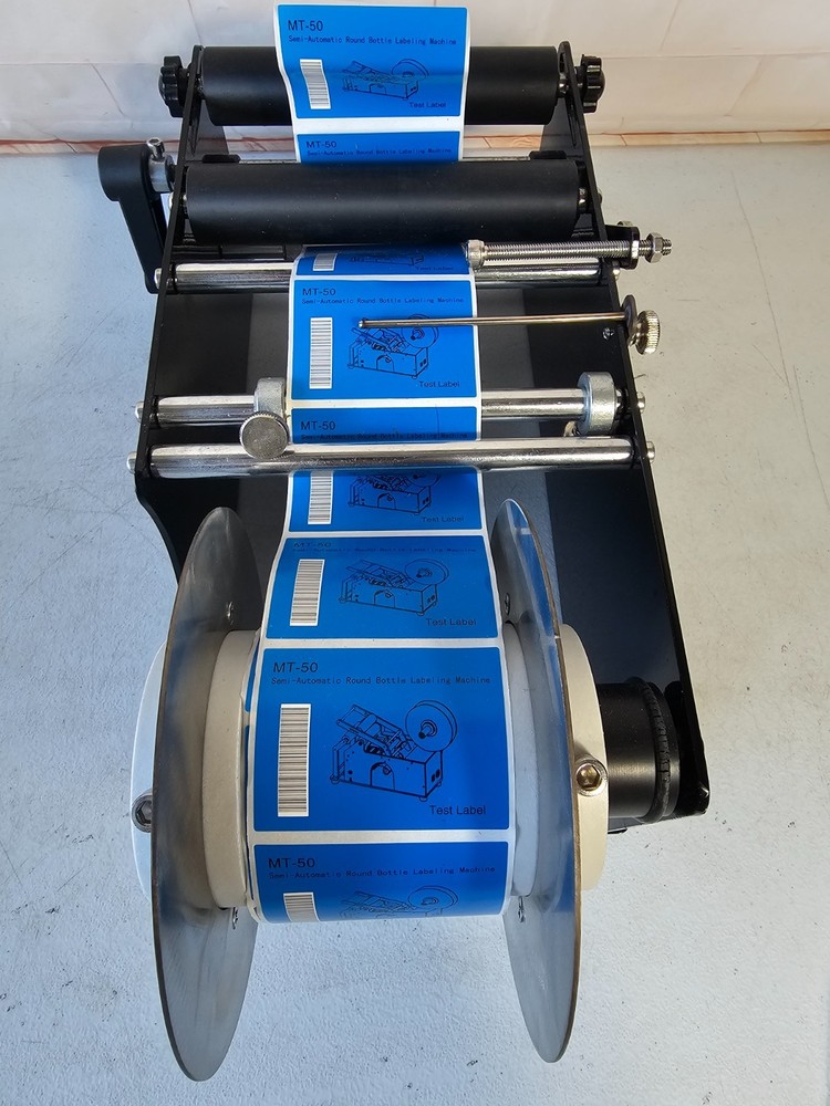 MT-30 Semi-automatic Round Bottle Labeling Machine